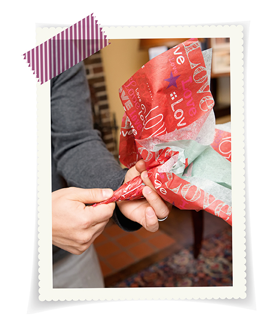 How to Put Tissue Paper in a Gift Bag